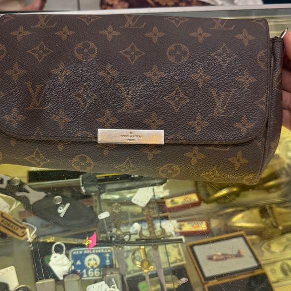 Louis Vuitton Brown Monogram Pouch - Picture 1 of 9